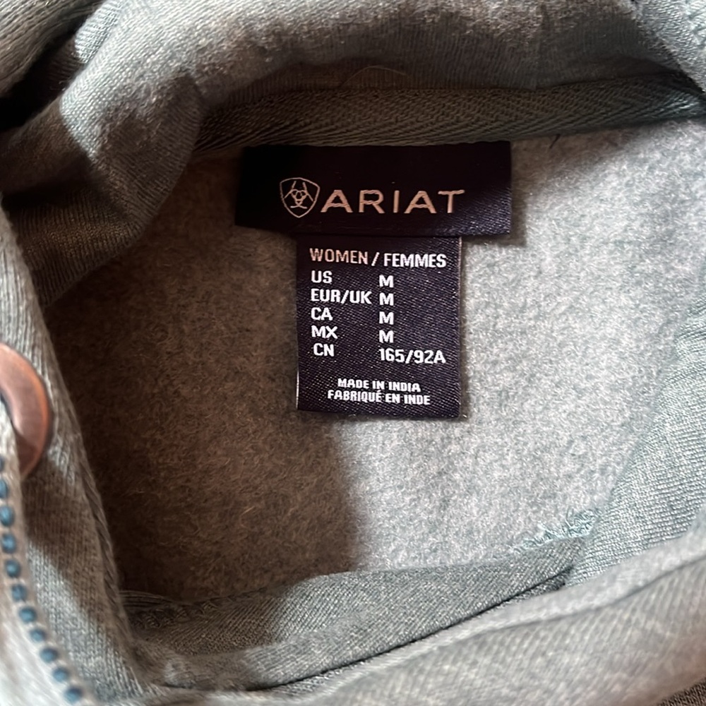 Ariat women’s Hoodie - Picture 2 of 2